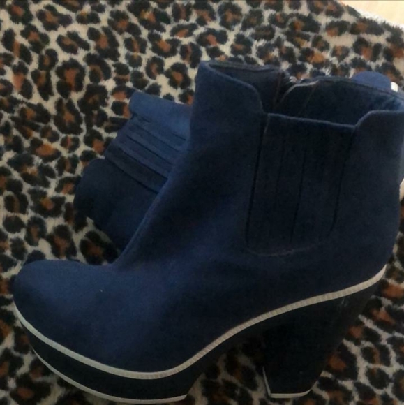 High heels boot - Picture 3 of 4